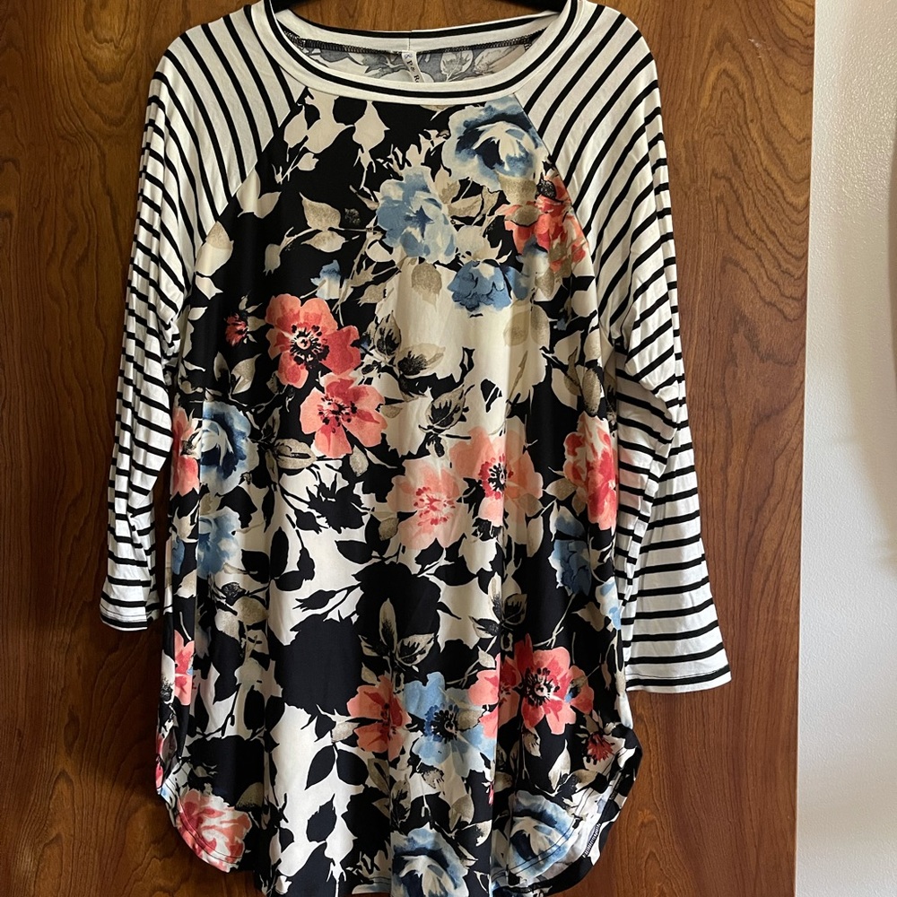 P & Rose floral top